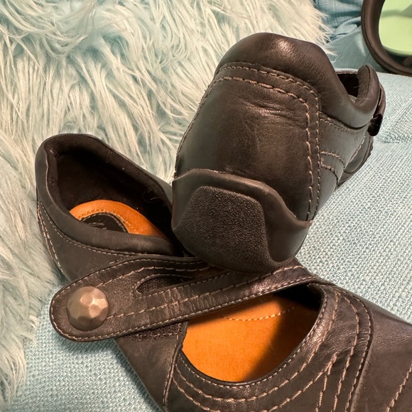 Clark’s slip on - Picture 2 of 4